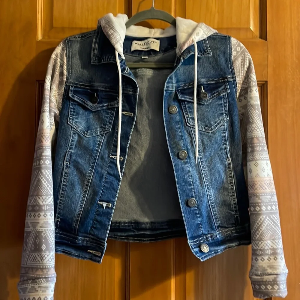 Jean Jacket - Picture 1 of 3